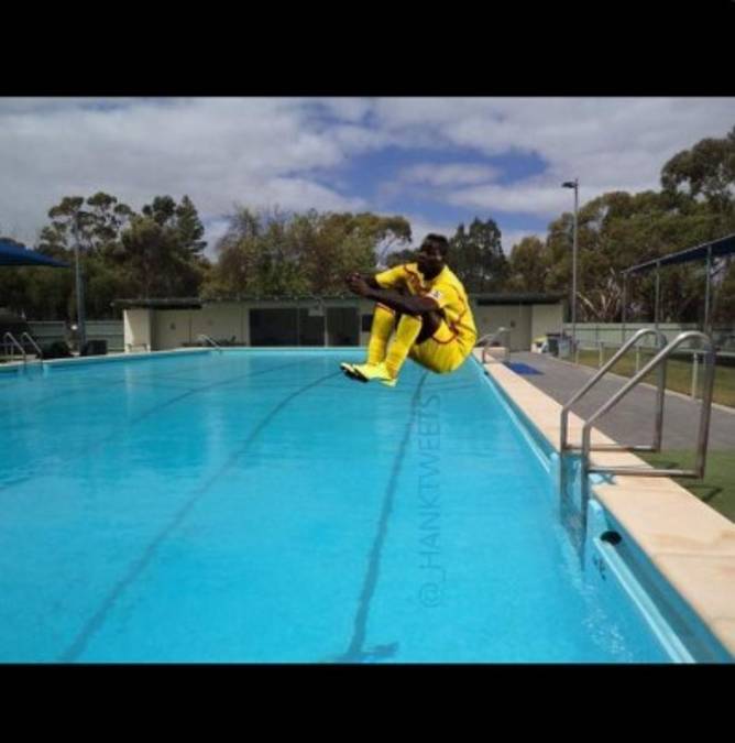 Jugada de Mario Balotelli estalla redes sociales con memes