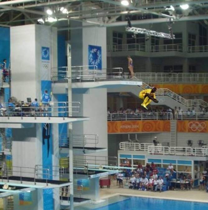 Jugada de Mario Balotelli estalla redes sociales con memes