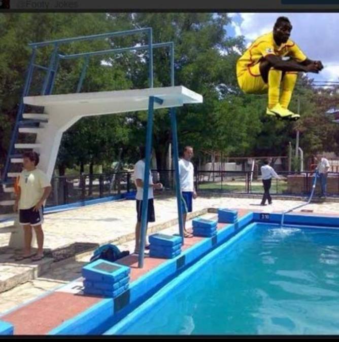 Jugada de Mario Balotelli estalla redes sociales con memes