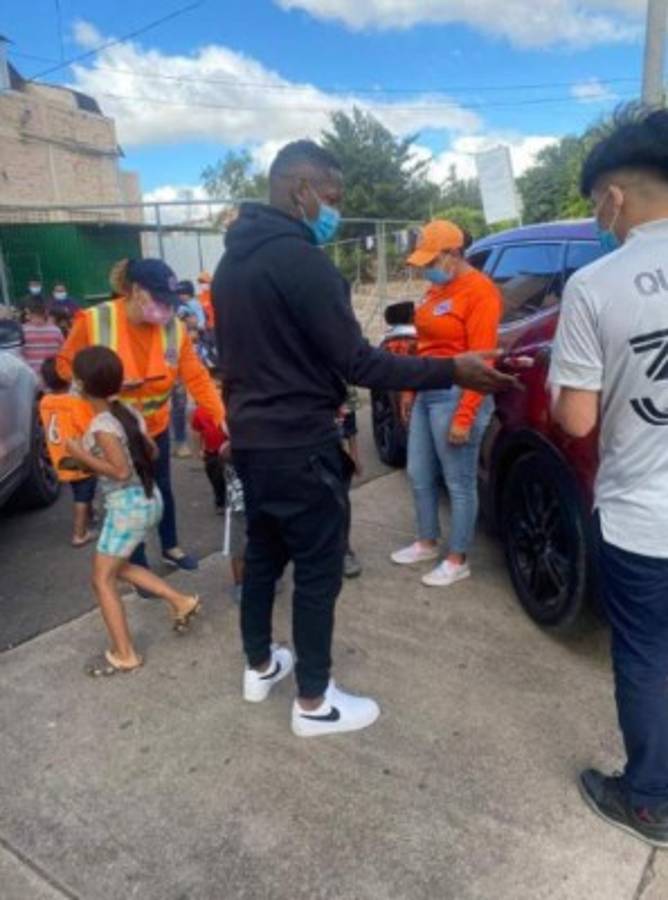 Romell Quioto y su gesto solidario en Tegucigalpa en vísperas de la Navidad