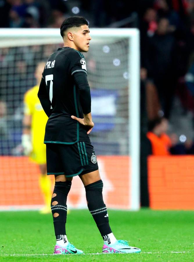 FOTOS: La tristeza de Luis Palma, Honduras presente y la petición de aficionado en el Atlético - Celtic