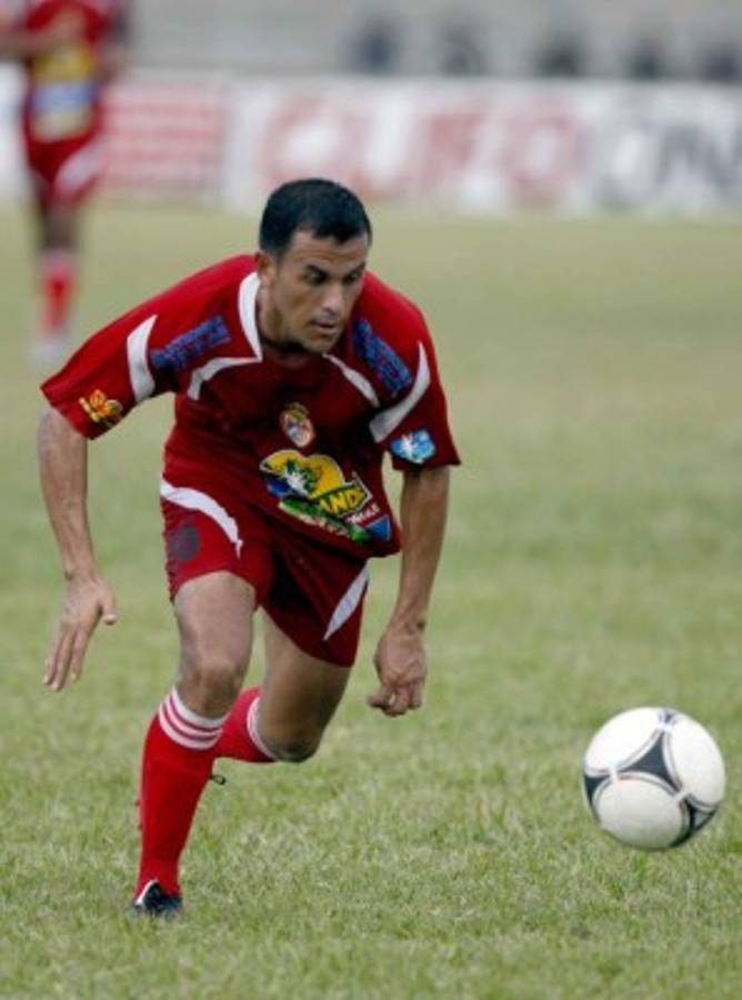 Jugadores hondureños que se retiraron jóvenes y con un futuro por delante