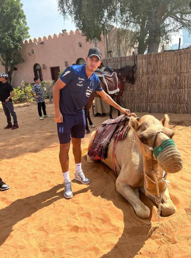 Sobre camellos y vestidos de árabe: las exóticas aventuras de la Selección de Honduras en la lujosa Abu Dabi