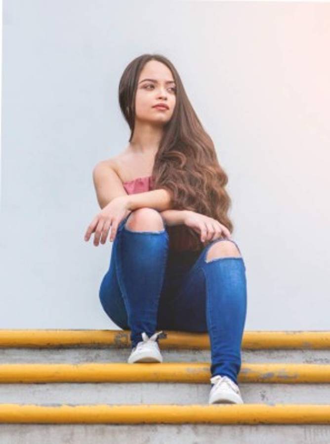 Así es Melissa Handal, la hermosa presentadora de TV y 'barbie' de Instagram