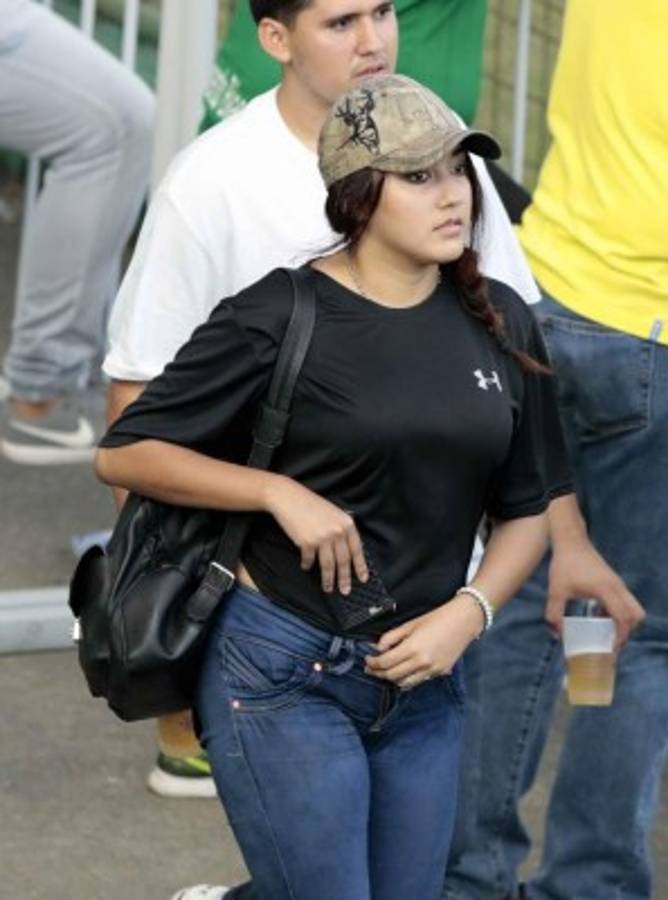 ¡LINDURAS! Los clásicos en Honduras se llenaron de mujeres preciosas
