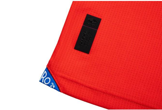 El precio y qué significan los números: las otras imágenes de la nueva camisa del Olimpia; así es la versión manga larga