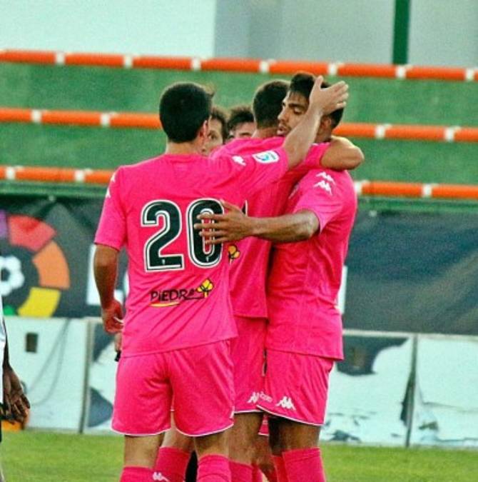 Jona Mejía anota su primer gol con el Córdoba de la segunda española