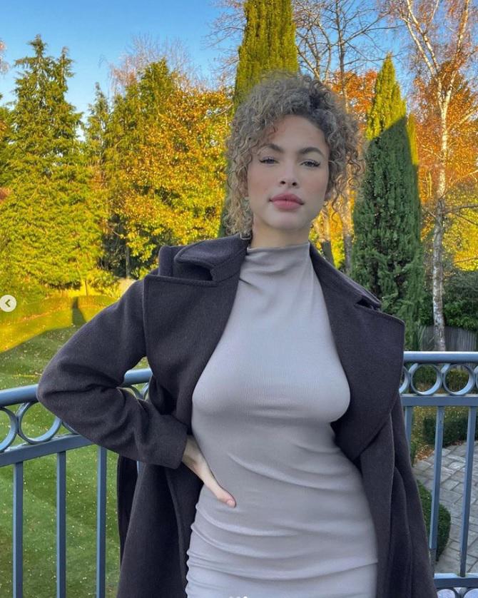 Cazados por un error: El descuido de la exnovia de Lewis Hamilton con un crack del Chelsea