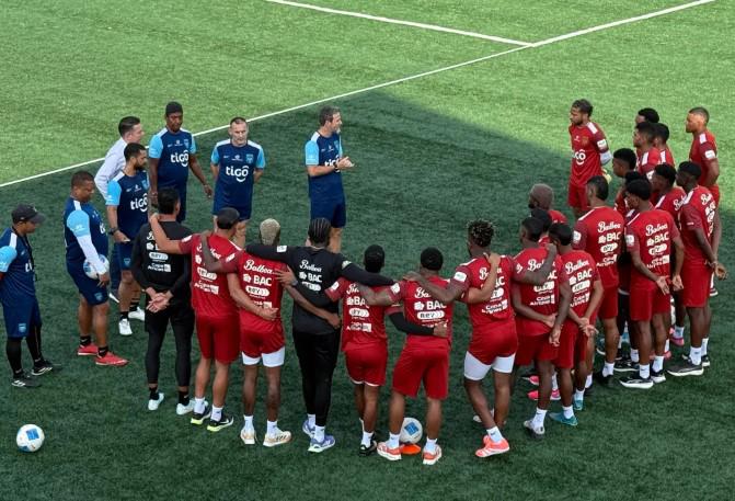 Panamá vuela para su último amistoso y así es su refugio durante el Mundial