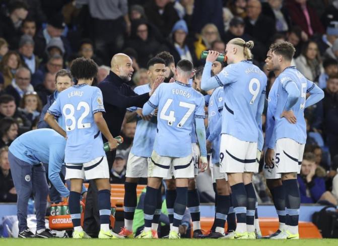 Manchester City en pedazos y Pep Guardiola pide un fichaje: lo llamó y llegaría por 35 millones de euros