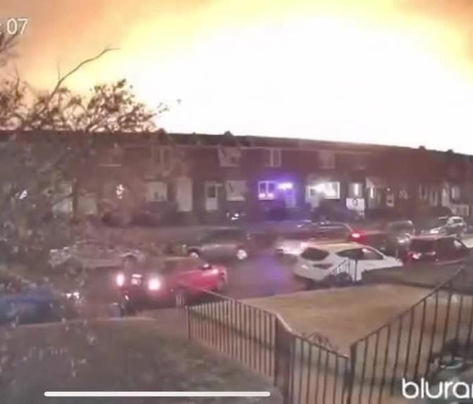 ¡Nueva tragedia! Un avión cae en zona residencial en Filadelfia, se reportan casas quemadas y varios muertos