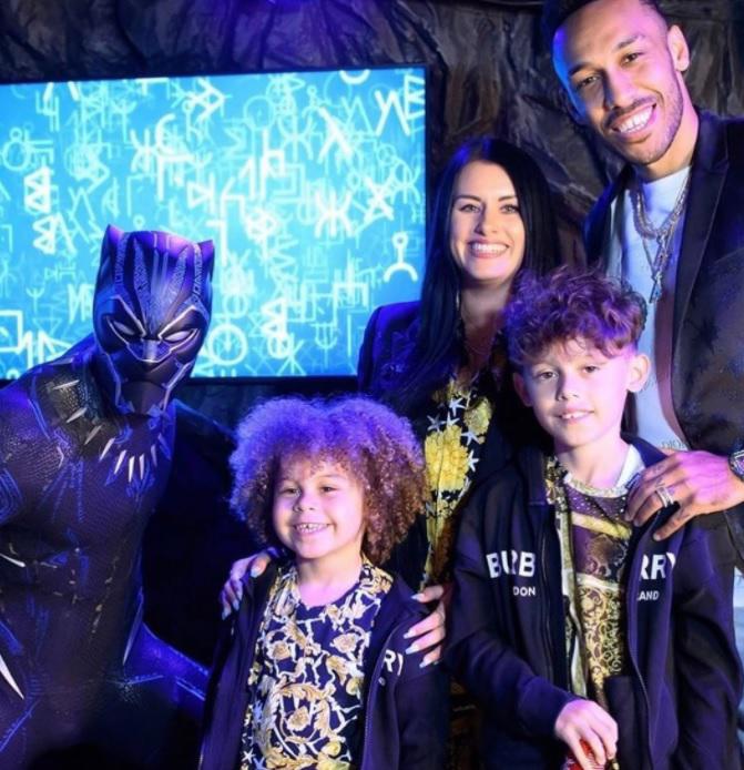 Así es Alysha Behague, la desconocida novia de Aubameyang que lleva un costoso estilo de vida