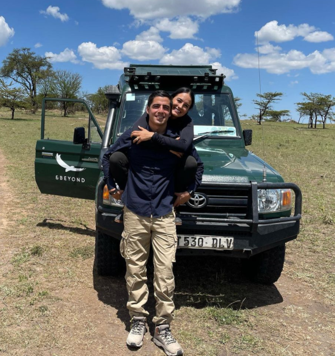 Narrador de TUDN revela cómo conquistó a la preciosa Gina Holguín: ‘‘Ella es mayor seis años, pero desde que la vi fue mi crush’’