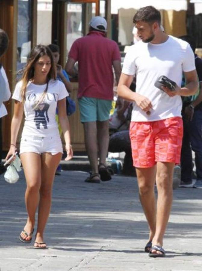 ¿Quién es? Así ha sido captada la espetacular novia de una de las figuras del Milan