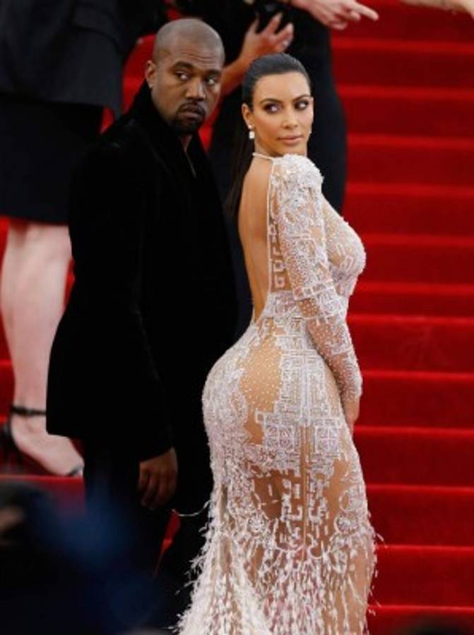 ¡De infarto! 11 fotos subidas de tono de la ardiente Kim Kardashian