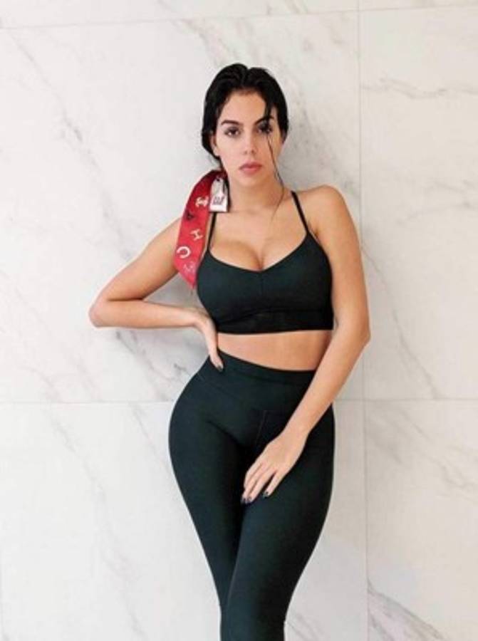 FOTOS: Georgina Rodríguez explota Instagram como la nueva musa del yoga