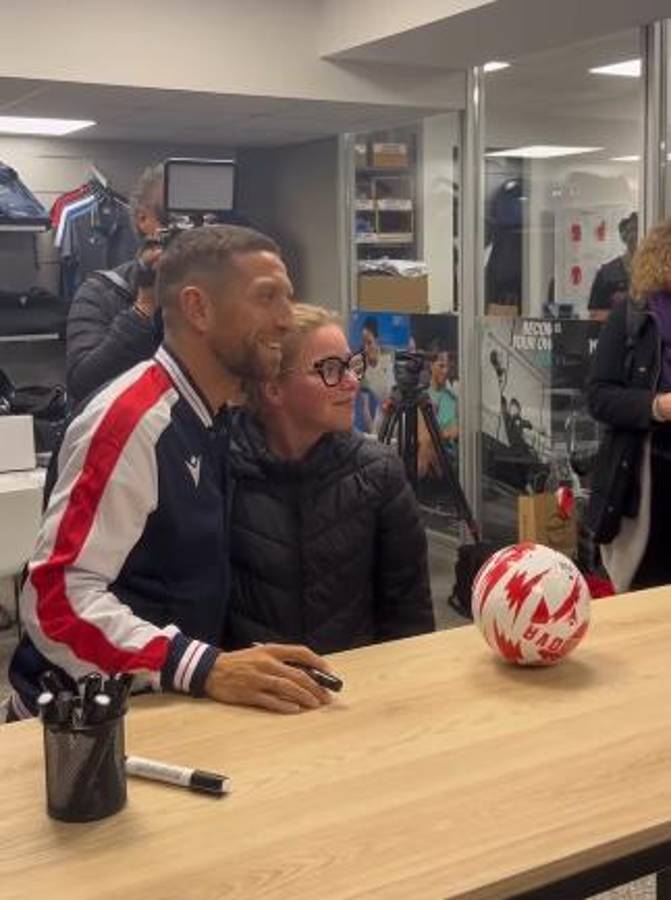 Se acabó la pesadilla: 'Papu' Gómez vuelve a las canchas tras dos años y firma con el club menos pensado