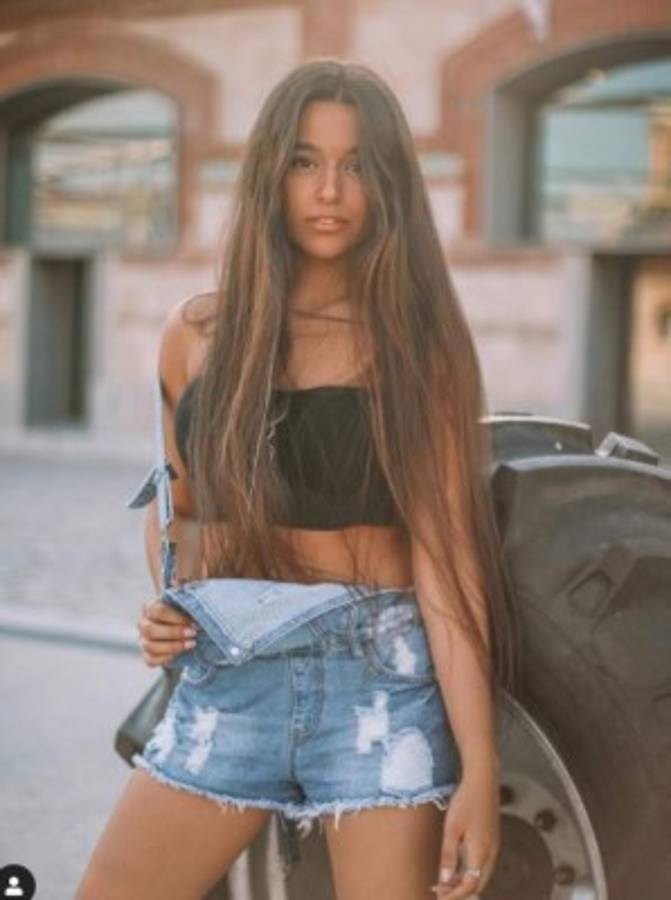 Así es Marta Díaz, la sensual youtuber 'rechazada' por un crack que prefiere el PlayStation 5