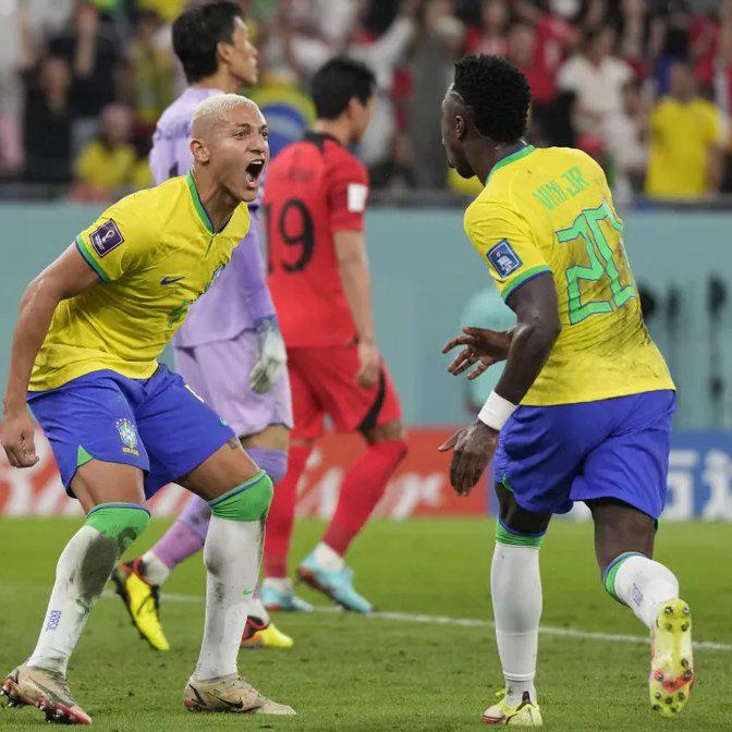 “Vinicius, el mejor”: Los mensajes de jugadores del Real Madrid tras lo sucedido con el Balón de Oro; Camavinga, furioso