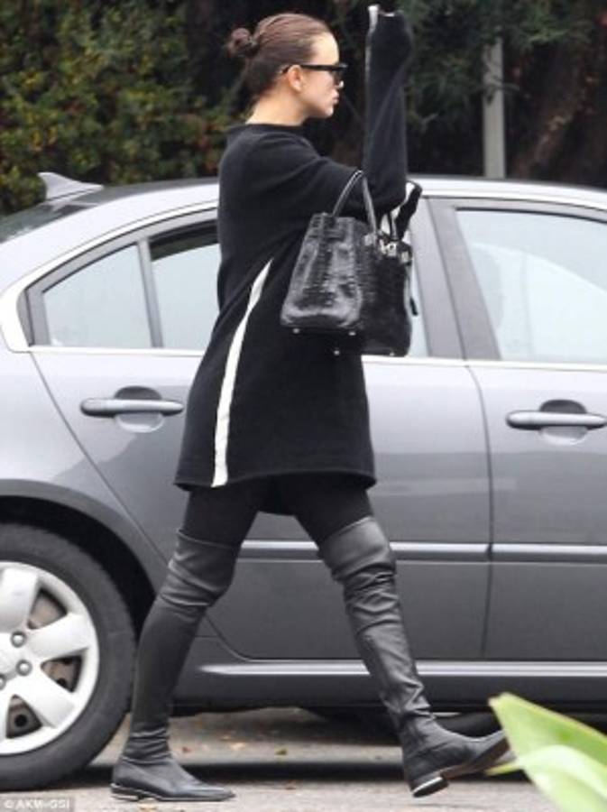 Irina Shayk ya muestra su embarazo, pero sigue siendo sexy