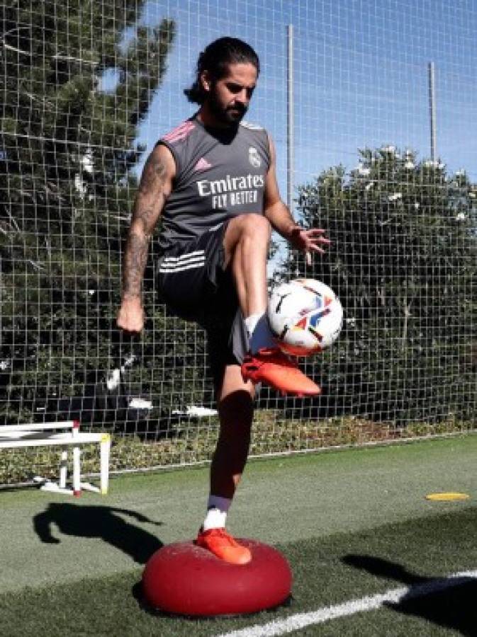 Con tres nuevos integrantes y un gran ausente: Así fue el regreso a los entrenamientos del Real Madrid