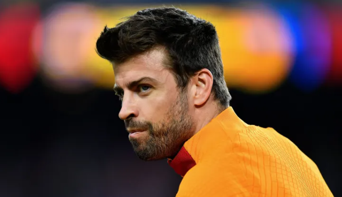 ¿Es su amante? Piqué fue ‘cazado’ disfrutando de una fiesta con una desconocida rubia en Suecia