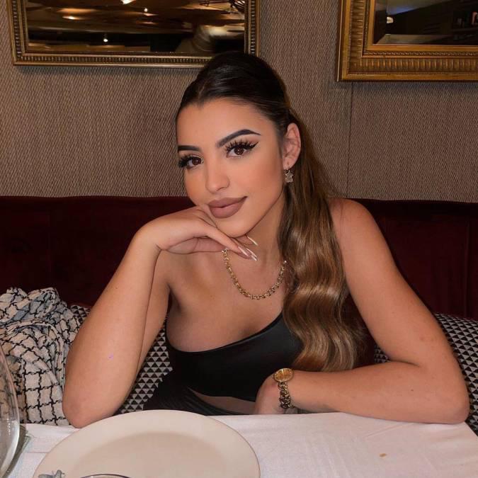 Revelan el futbolista del Barcelona que pasó tres noches encerrado con famosa influencer en un hotel