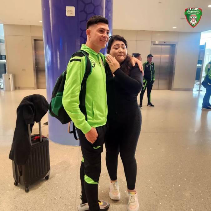 Así vivió el Chelito Martínez su primera experiencia en avión y el conmovedor reencuentro con su hermana en Estados Unidos