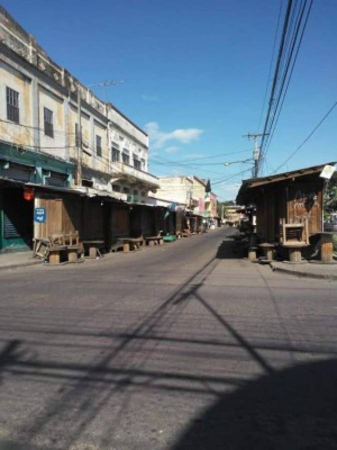 ¡Calles solitarias y vallas! Así luce San Pedro Sula durante toque de queda absoluto