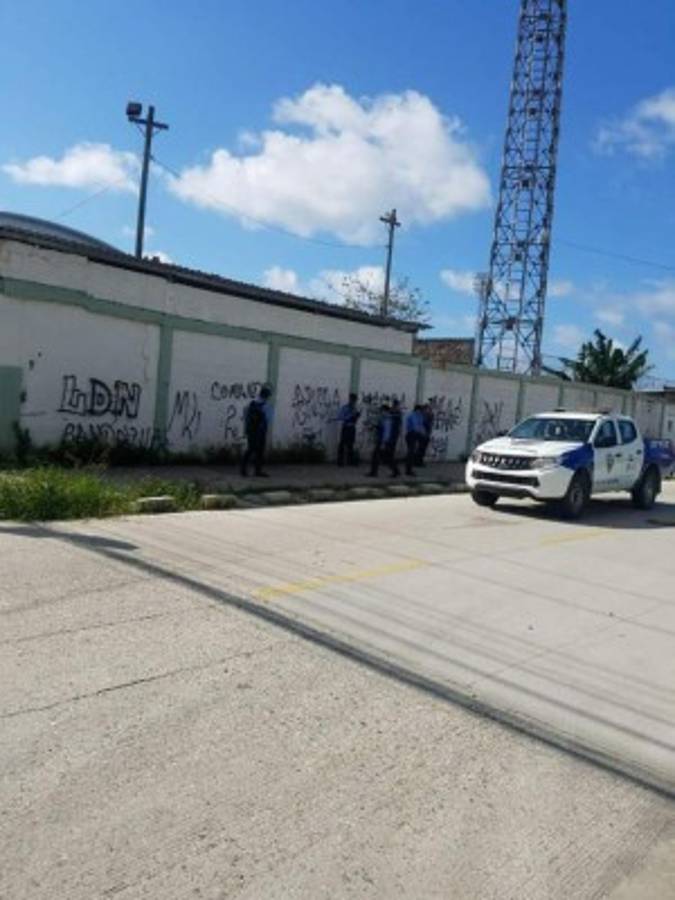 ¡Fusión! Festejo al estilo Dragon Ball, saludos de manos y policía resguardaron el Excélsior