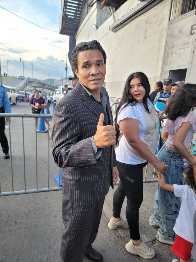 La hermosa influencer que se divirtió con los seleccionados, bellas catrachas adornaron el Nacional y el look de Rambo