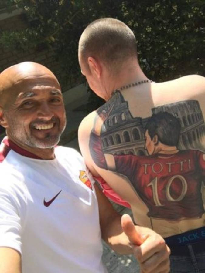 INCREÍBLE: Ellos son los aficionados que plasmaron a sus ídolos en su piel