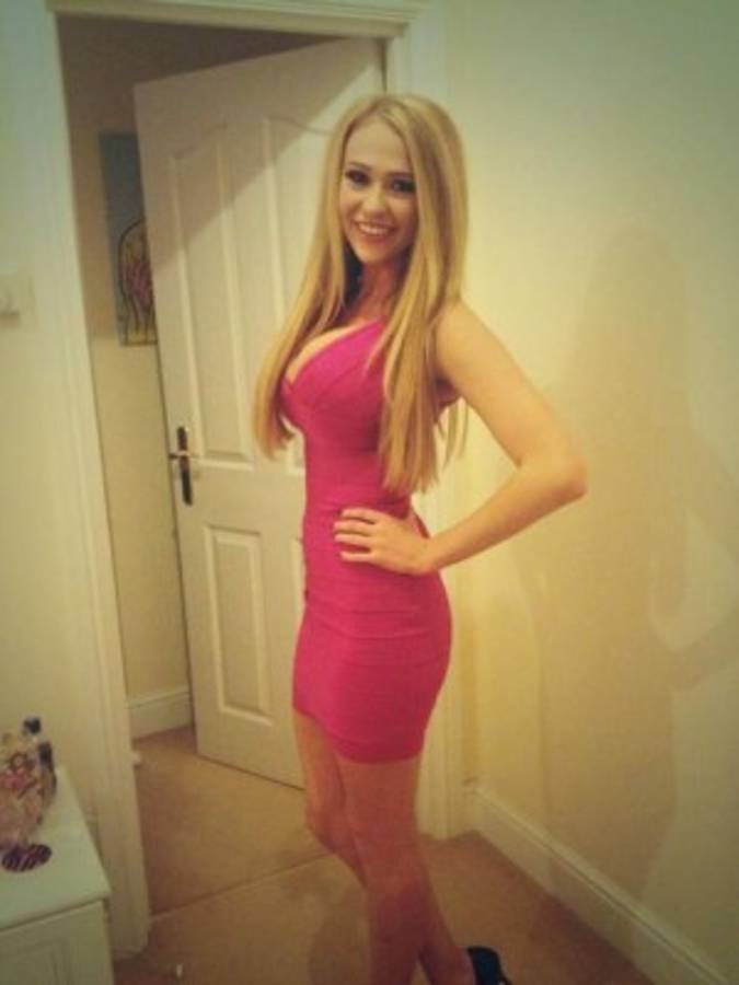 Las 11 bellas 'exnovias' que pueden consolar a un Mario Balotelli sin trabajo