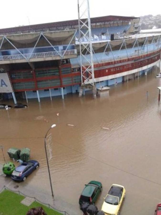 Fotos: Inundado estadio de primera división de España