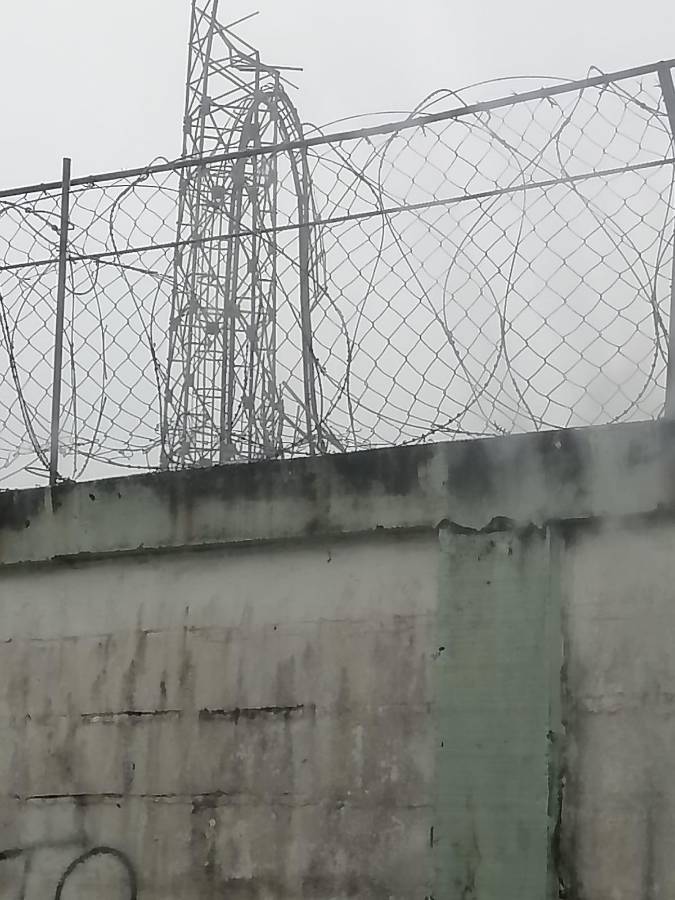 FOTOS: Estadio Excélsior pierde una de sus torres de iluminación y se confirma el tiempo que estará sin alumbrado