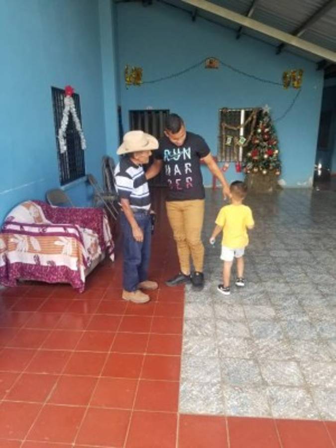 ¡Nobleza! El enorme gesto del olimpista German 'Patón' Mejía con un asilo de ancianos en Danlí