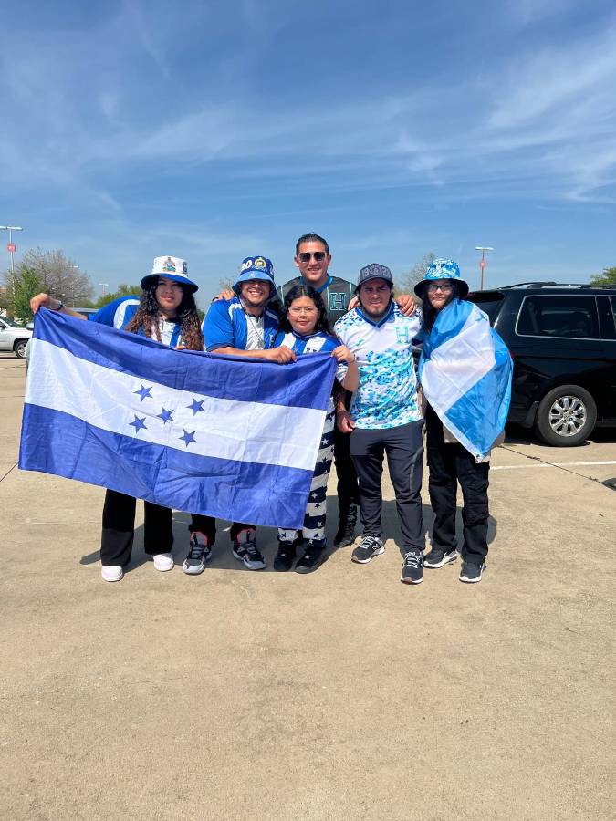 FOTOS: ¡Punta, asados y famoso incluido! Así es el ambientazo hondureño en el Toyota Stadium para el repechaje ante Costa Rica