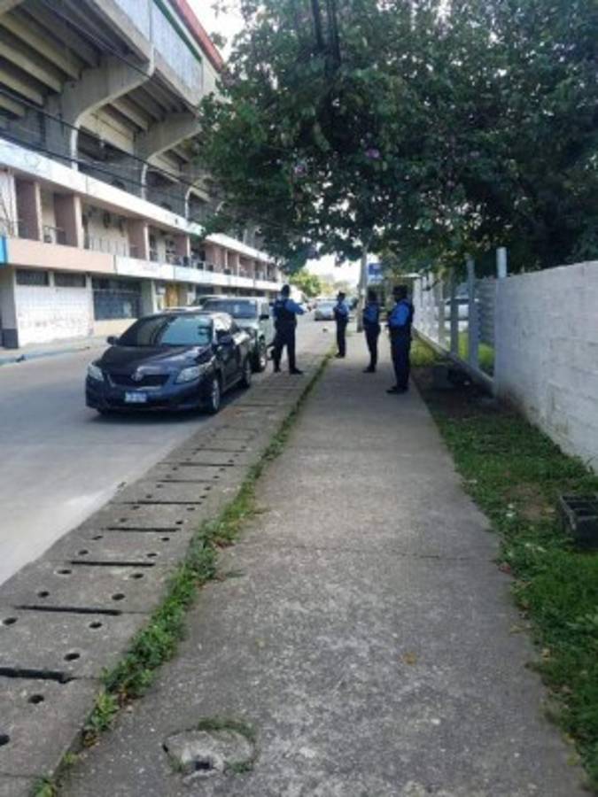 ¡Fusión! Festejo al estilo Dragon Ball, saludos de manos y policía resguardaron el Excélsior