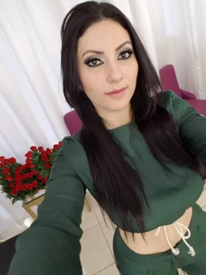 FOTOS: ¡Así luce la preciosa hondureña Ariana Herchi!