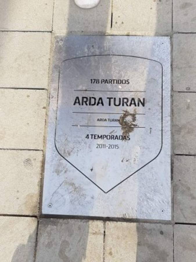 ¡Que bonito! Hondureño 'Coneja' Cardona inmortalizado en el Wanda, nuevo estadio del Atlético