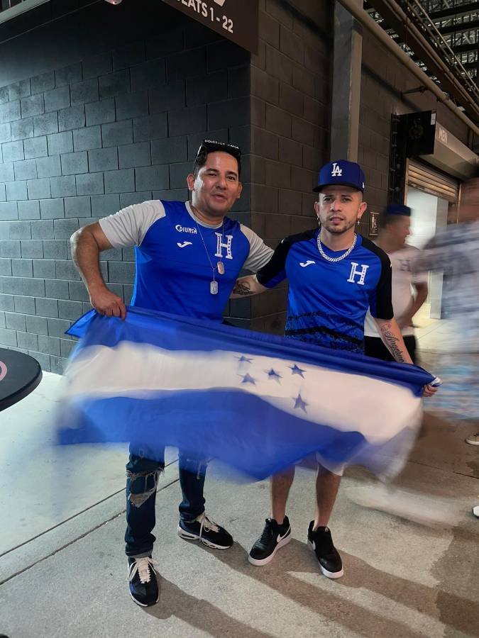 Choco Lozano y David Ruiz, los más buscados por la afición, Luis Palma se sumó a la Selección y hubo visita especial