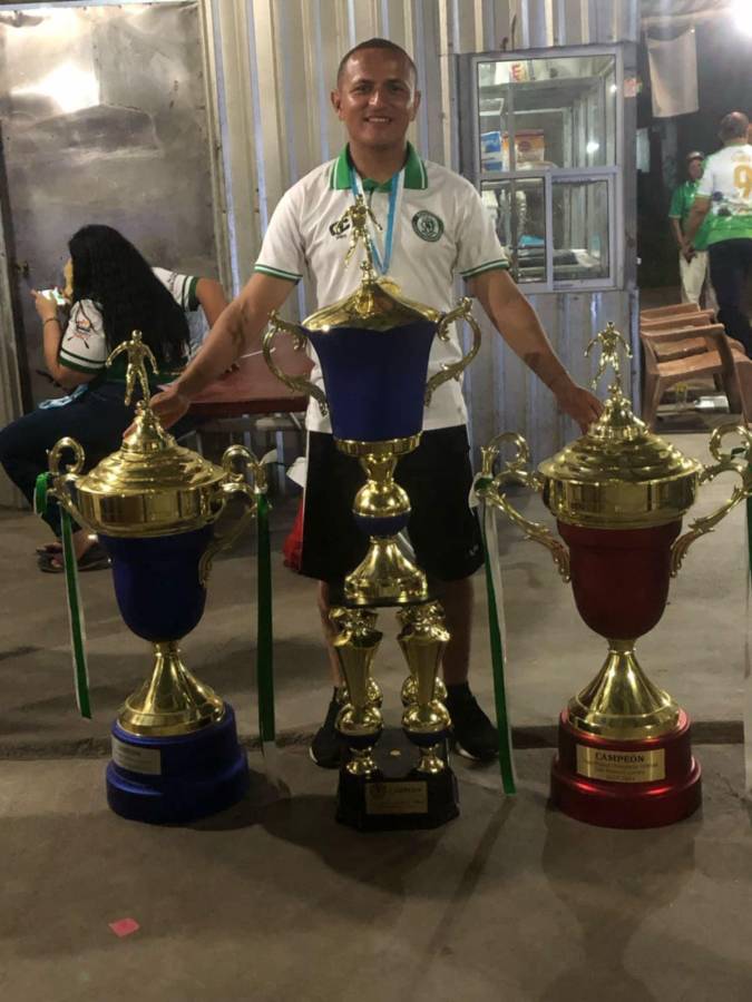 FIFA lo llamó el doble de Roberto Carlos: así es la vida del hondureño que fue engañado y estafado en México