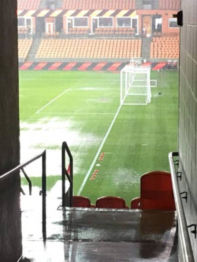 ¡Ni la lluvia los detuvo! Afición del Guastatoya puso el ambiente en el BBVA Compass Stadium