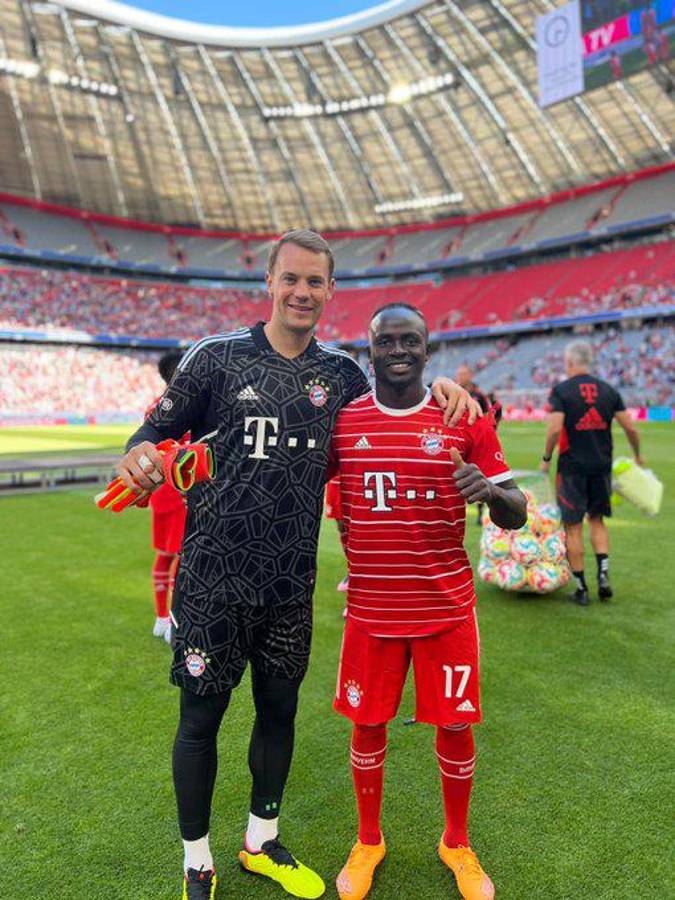 Así fue la despedida de Lewandowski del Bayern Munich: Emotivo abrazo con Müller y la reacción de la afición