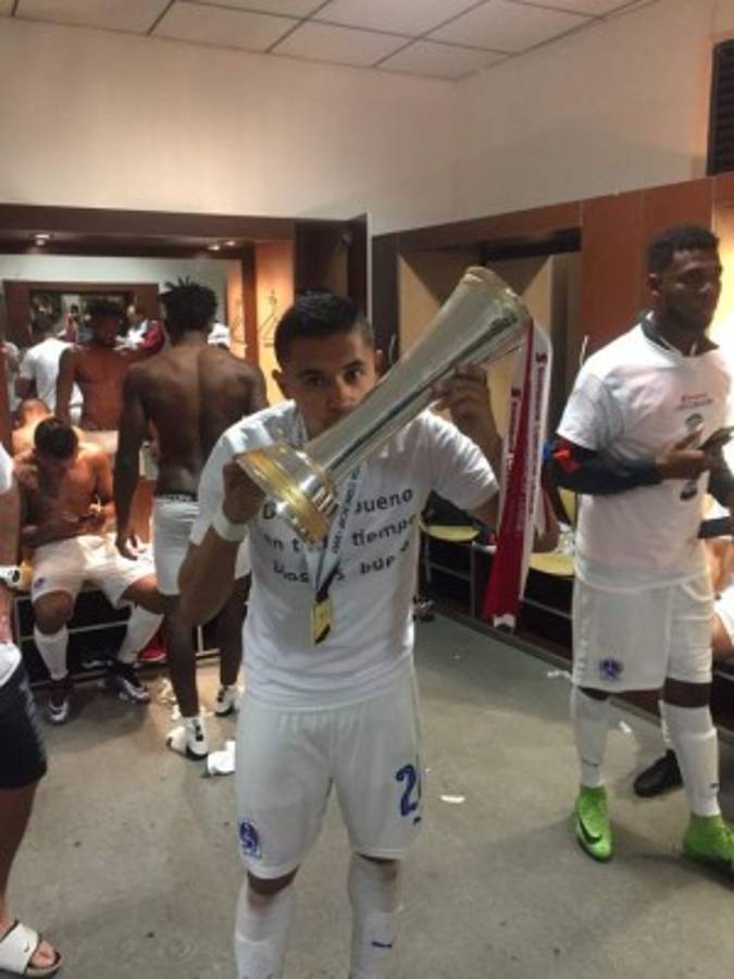 El festejo íntimo de los jugadores del Olimpia tras ganar la copa de Liga Concacaf