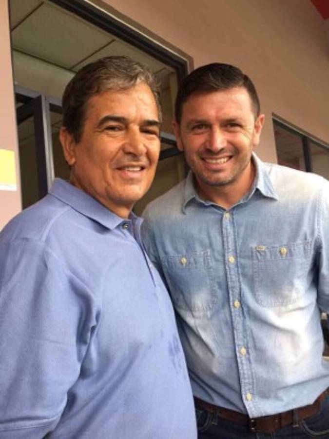 Así fue el homenaje del Alajuelense al técnico Jorge Luis Pinto