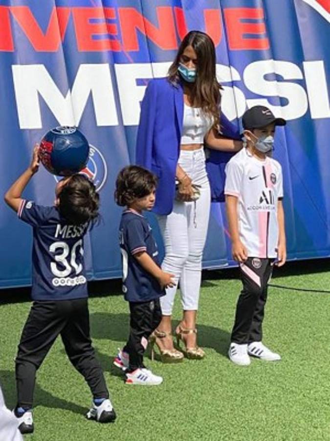 El enorme gesto de Messi, el cariño del jeque a Mateo y Antonela deslumbró: así fue la presentación del nuevo jugador del PSG  