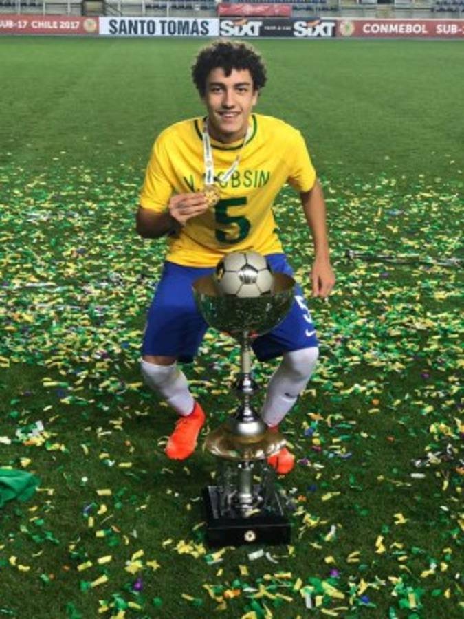 Hizo una propuesta de matrimonio inusual y la respuesta de su hermosa pareja sorprende