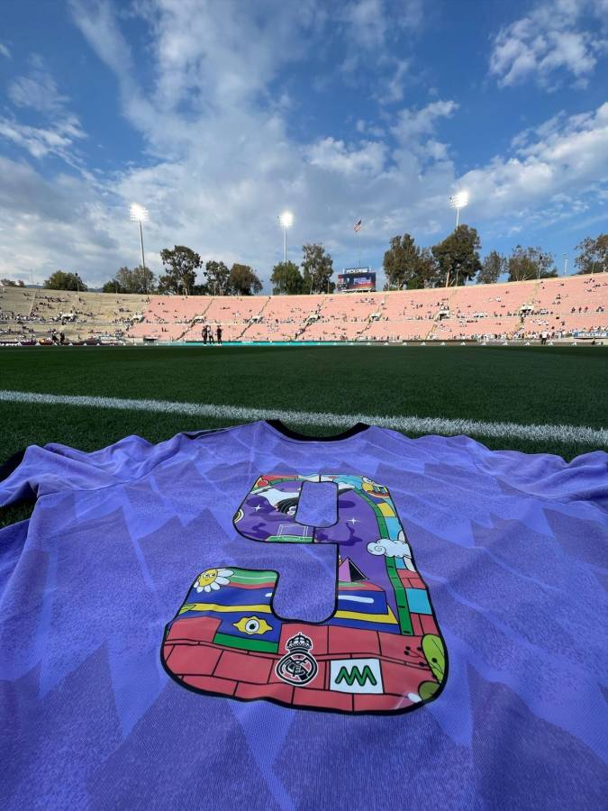 NO SE VIO POR TV: El ex Olimpia y Motagua con Pedrerol, el barcelonista viendo el Real Madrid-Juventus y el llenazo en el Rose Bowl