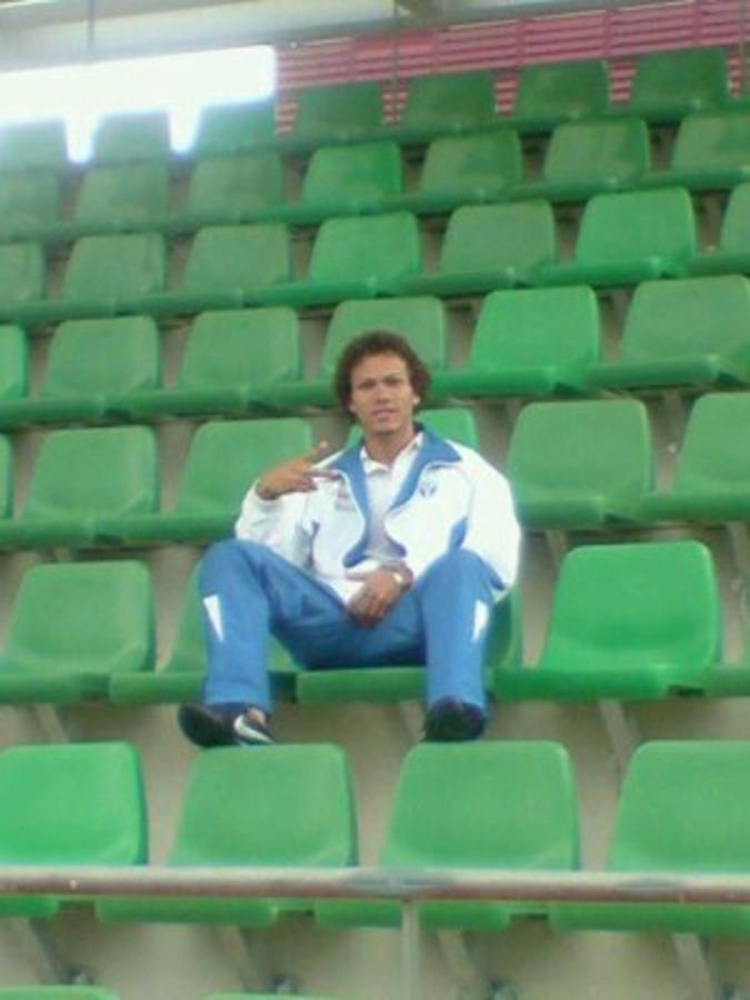 Las fotos inéditas de la vida de Arnold Peralta